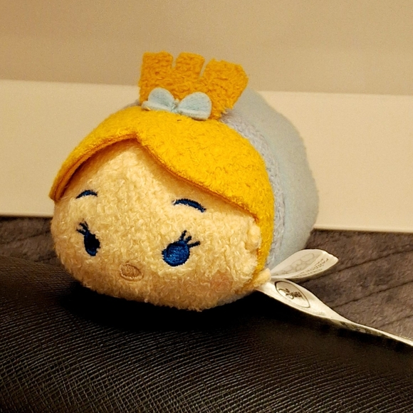 Disney Tsum Tsum Peter Pan Wendy mini plush 3.5 " - Picture 8 of 13
